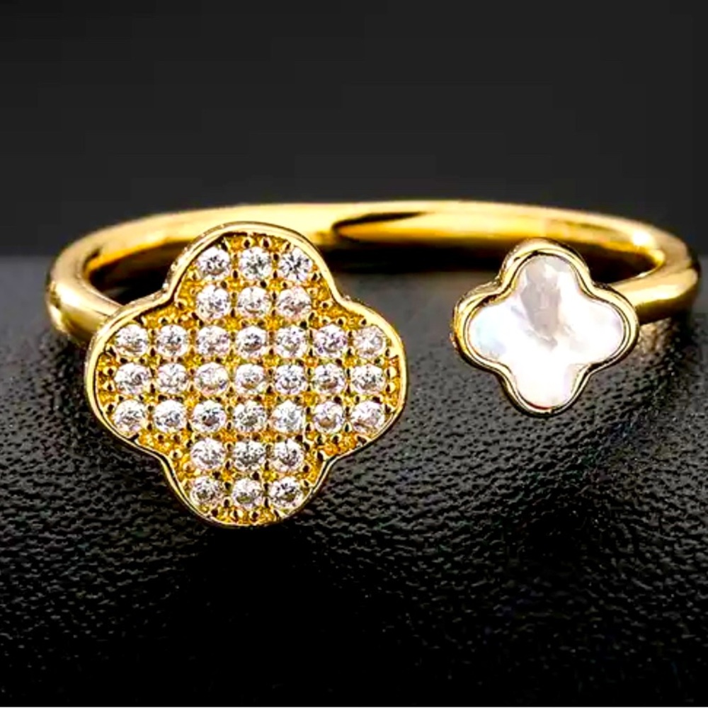 Double clover ring
